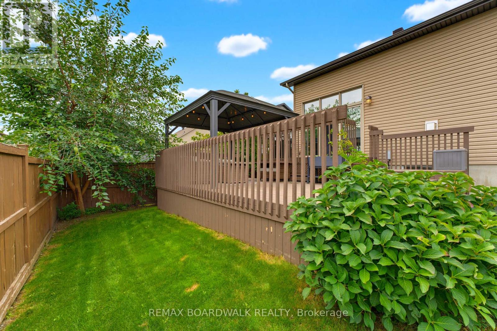 236 STERLING AVENUE - 37