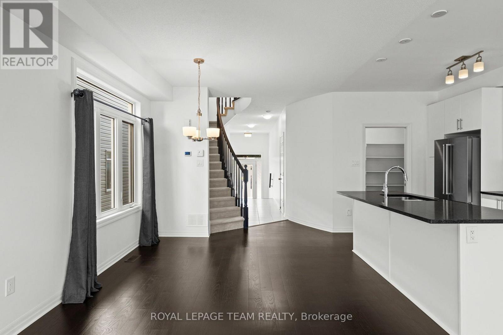 547 RIOJA STREET, Ottawa — photo 12