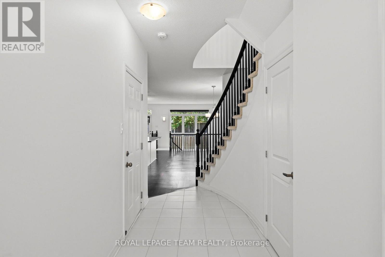 547 RIOJA STREET, Ottawa — photo 7