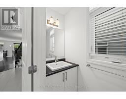 Bathroom - 547 Rioja Street, Ottawa, ON K2S0H8 Photo 6