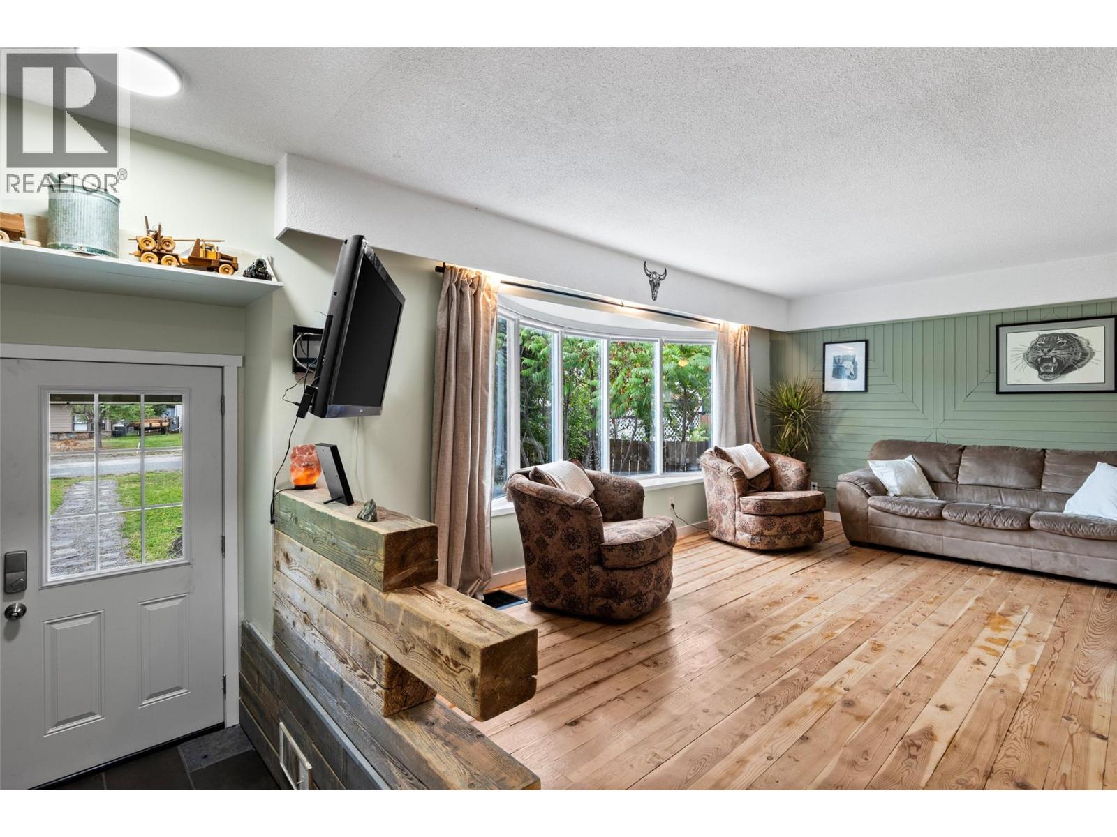 4702 SPRUCE Crescent - 7
