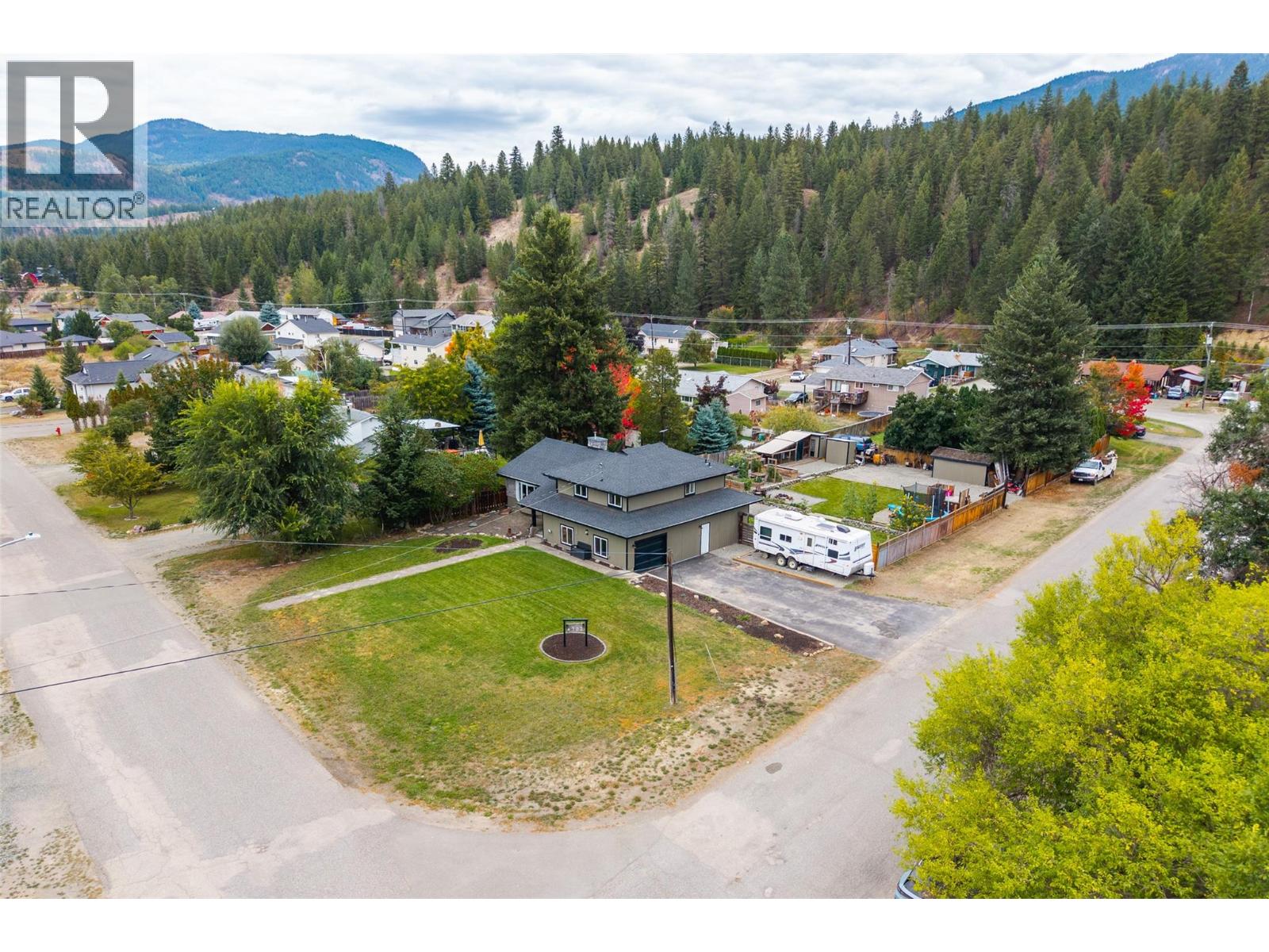 4702 SPRUCE Crescent - 50