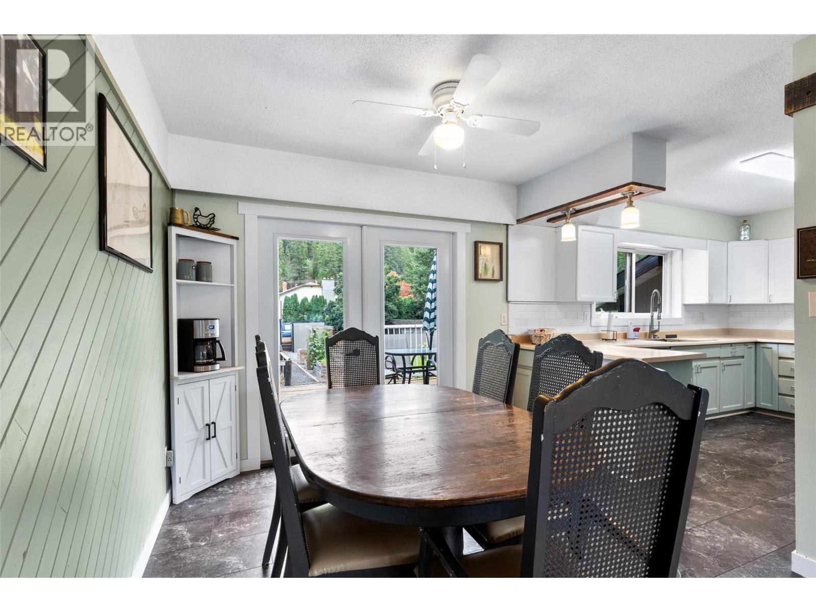 4702 SPRUCE Crescent - Image 10