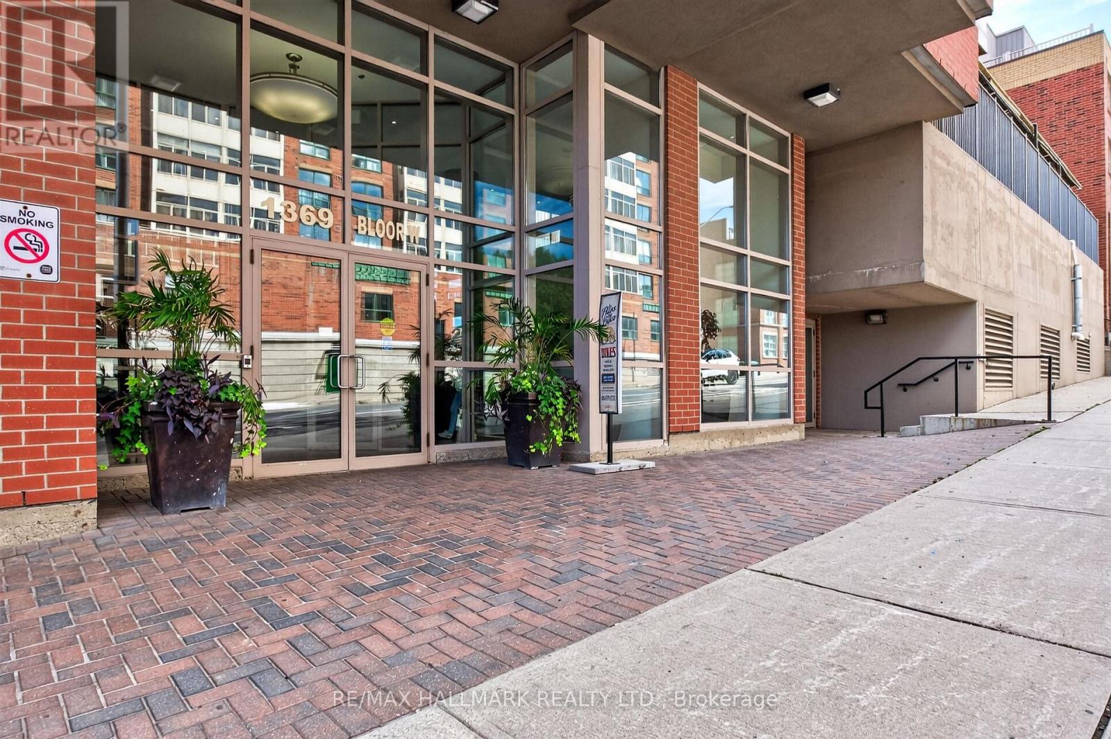 806 - 1369 BLOOR STREET W, Toronto (Dufferin Grove) — photo 3