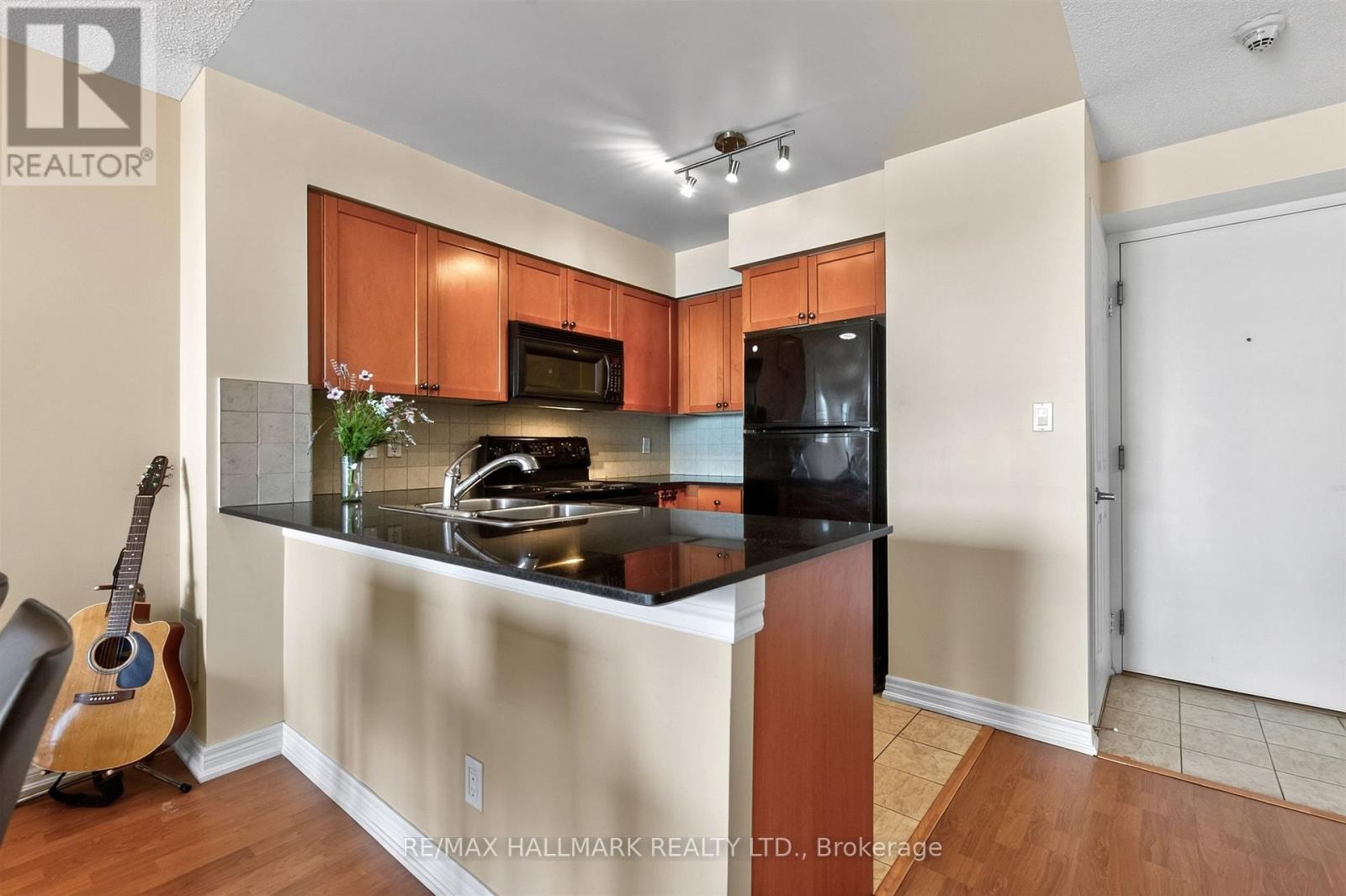 806 - 1369 BLOOR STREET W, Toronto (Dufferin Grove) — photo 9