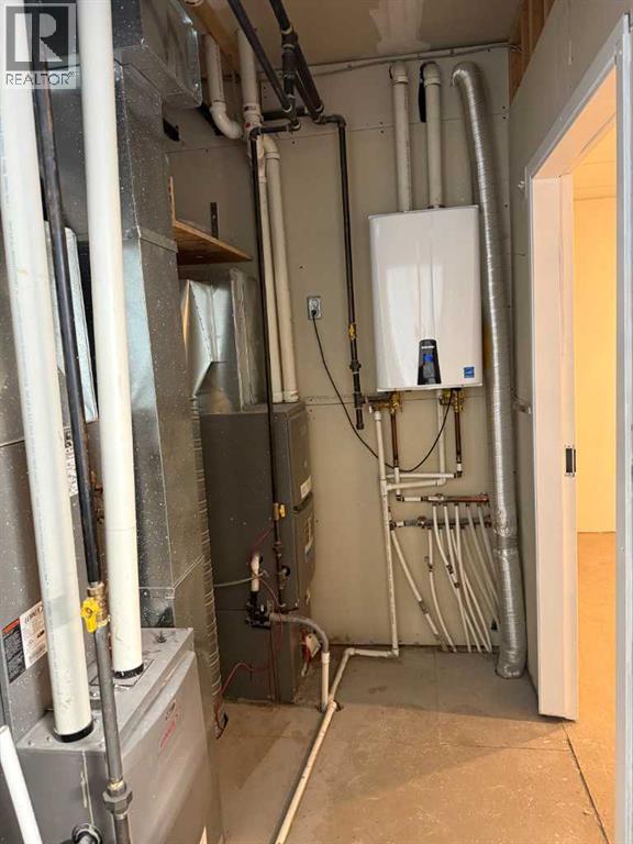 Listing photo – 103, 20 Cuendet Industrial Way, Sylvan Lake