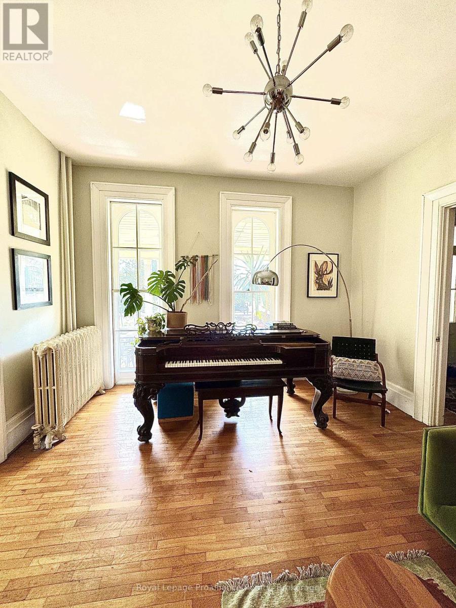 7 MARMORA STREET - 5