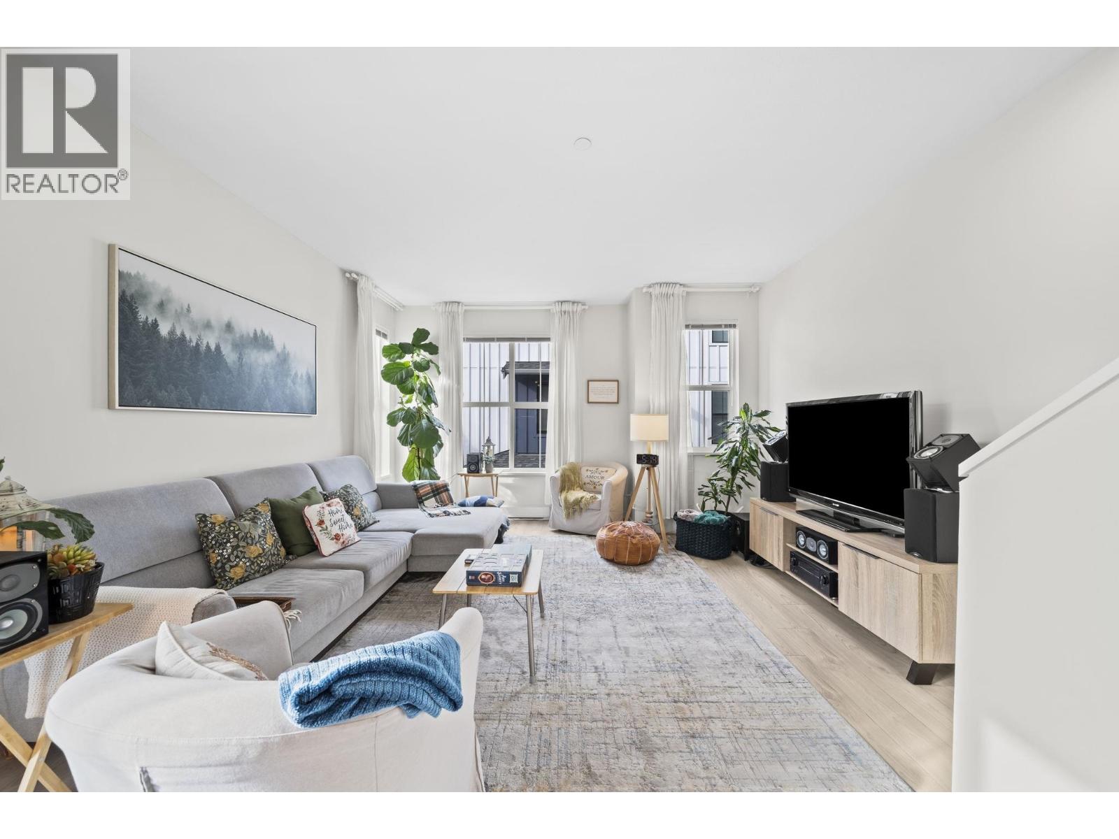 64 488 FURNESS STREET, New Westminster