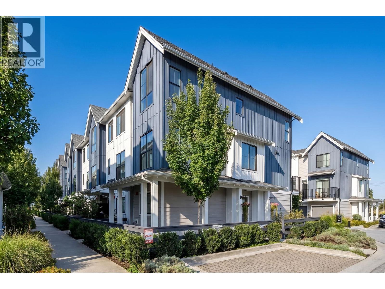 64 488 FURNESS STREET, New Westminster