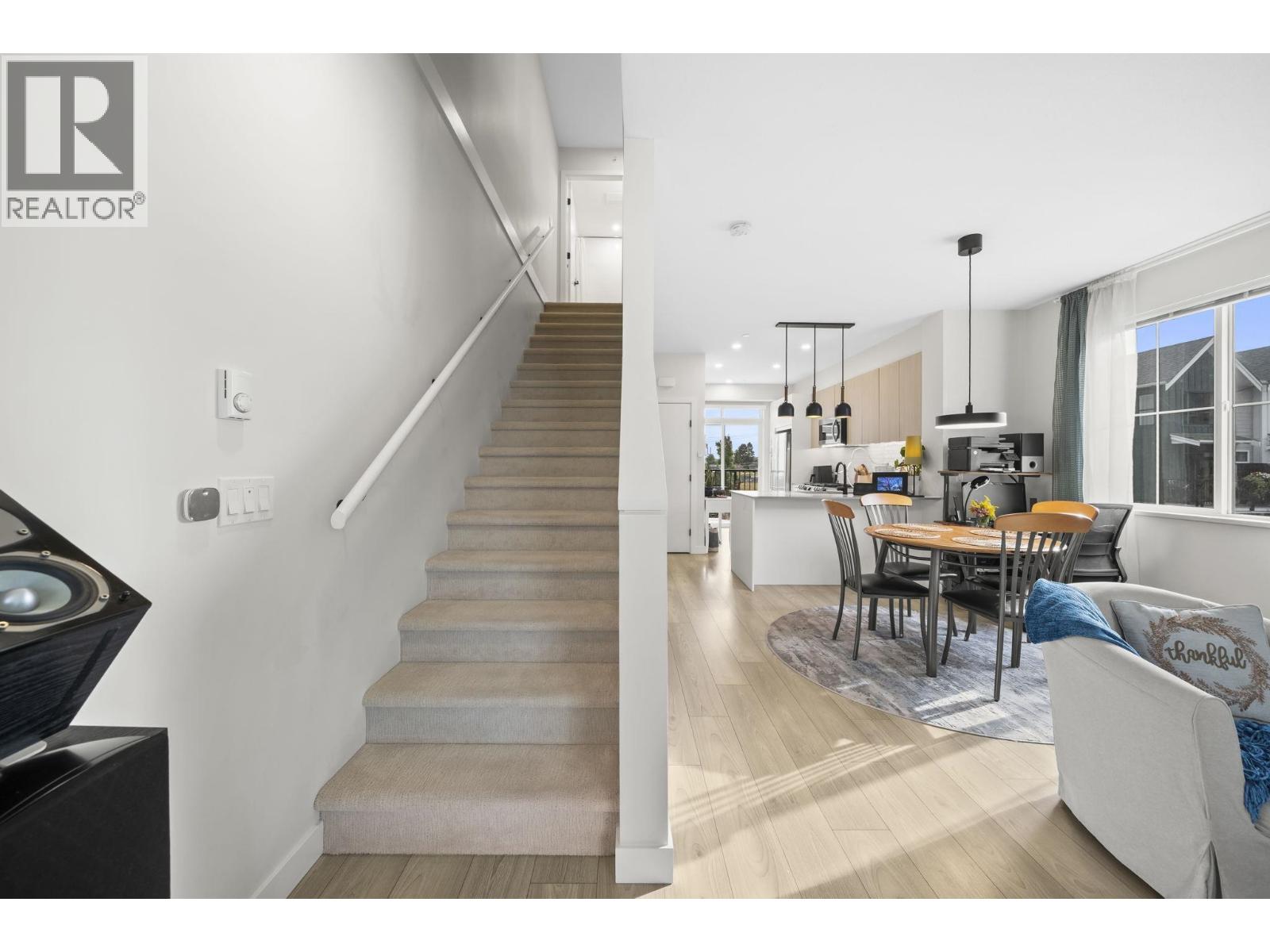 64 488 FURNESS STREET, New Westminster