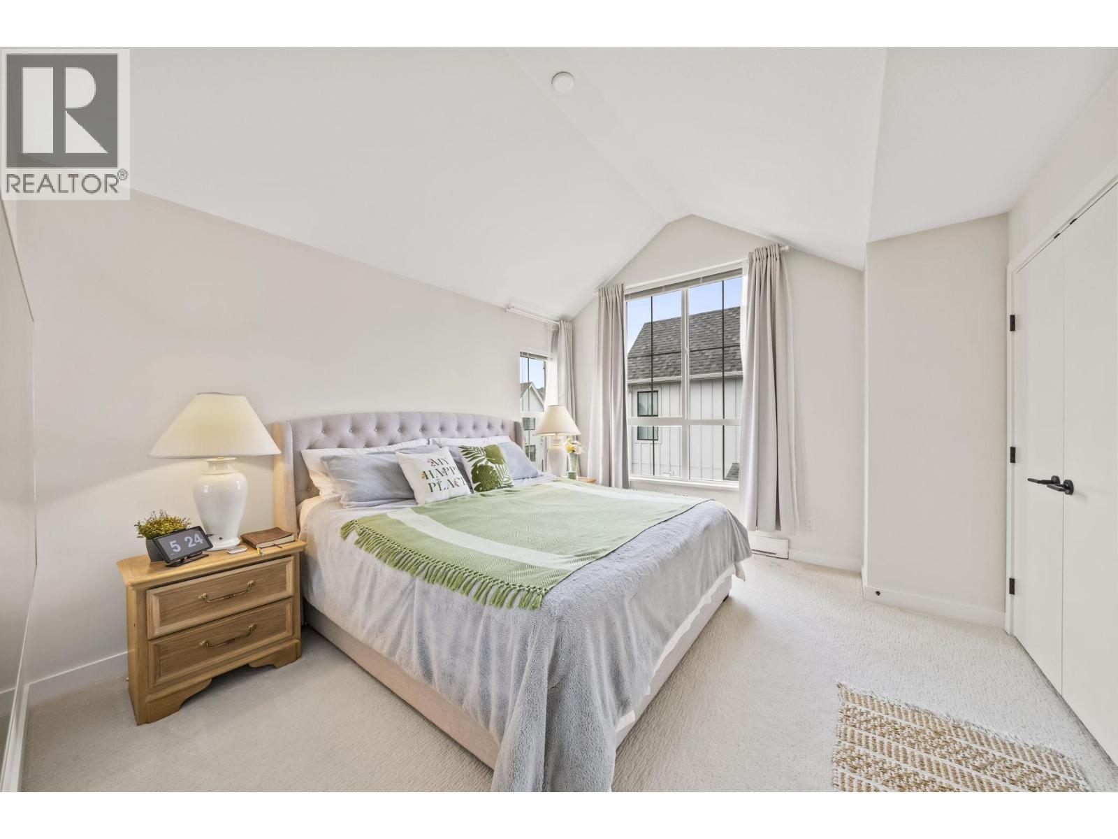 64 488 FURNESS STREET, New Westminster