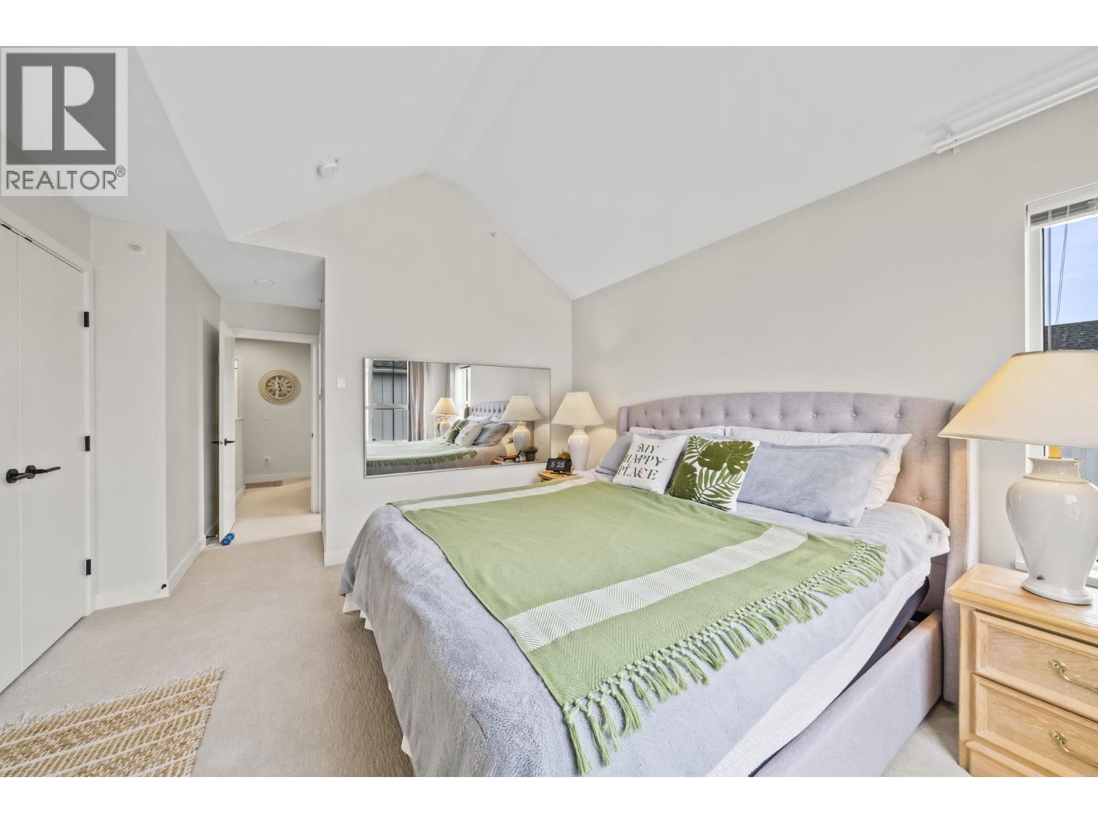 64 488 FURNESS STREET, New Westminster