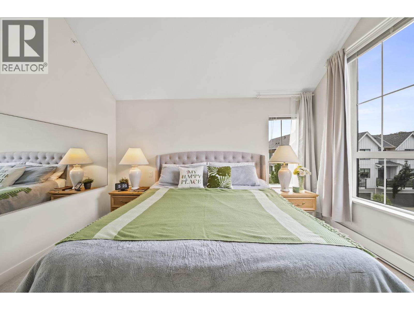 64 488 FURNESS STREET, New Westminster