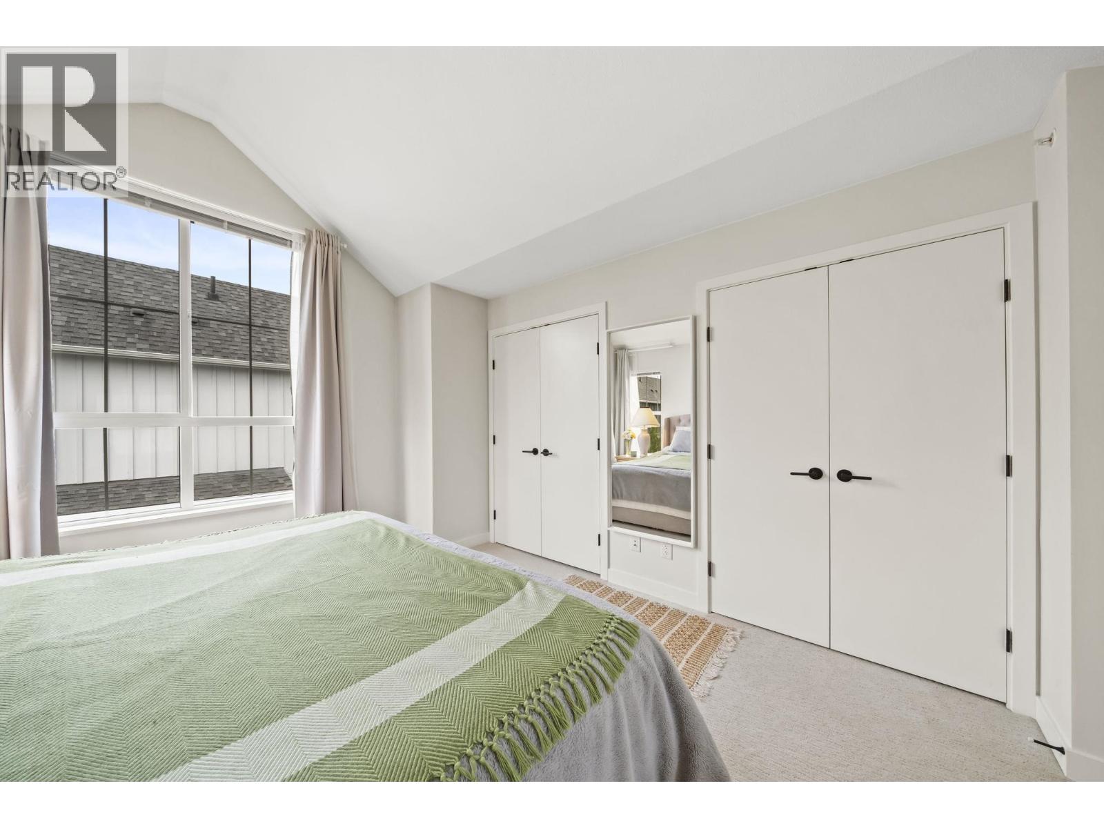 64 488 FURNESS STREET, New Westminster
