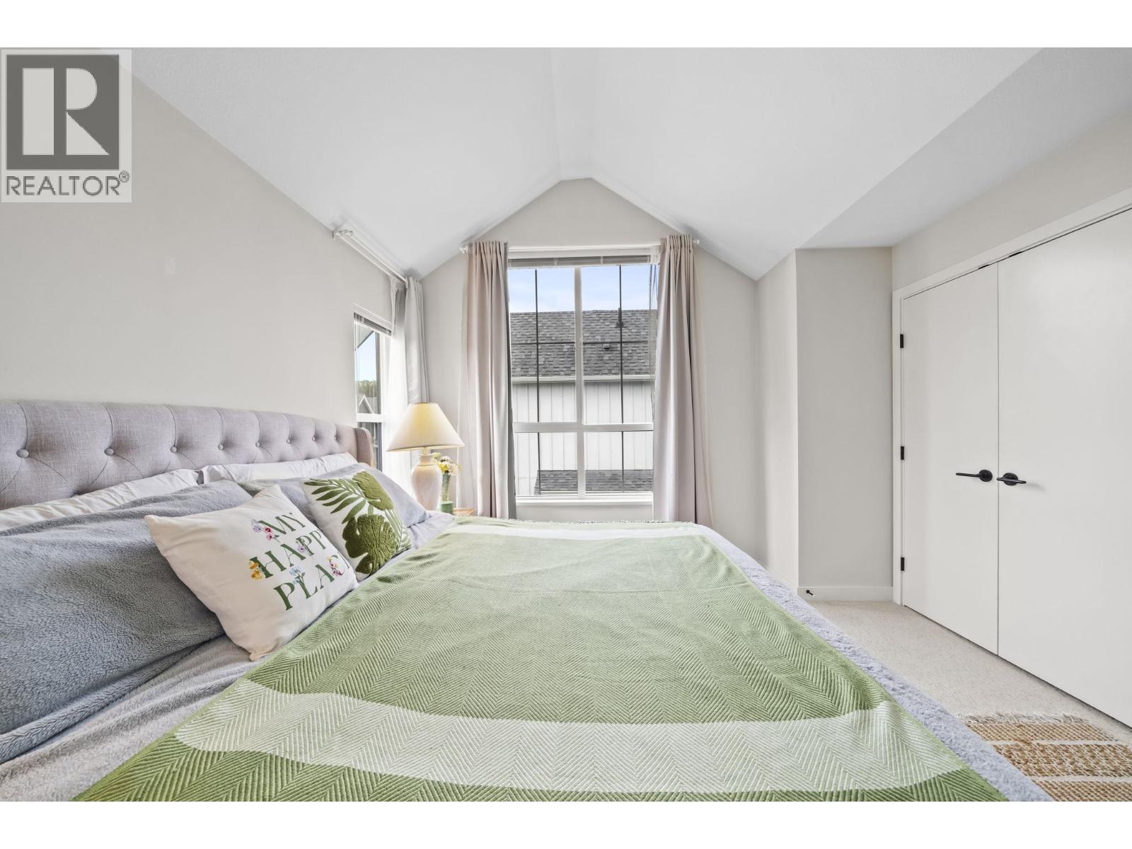 64 488 FURNESS STREET, New Westminster