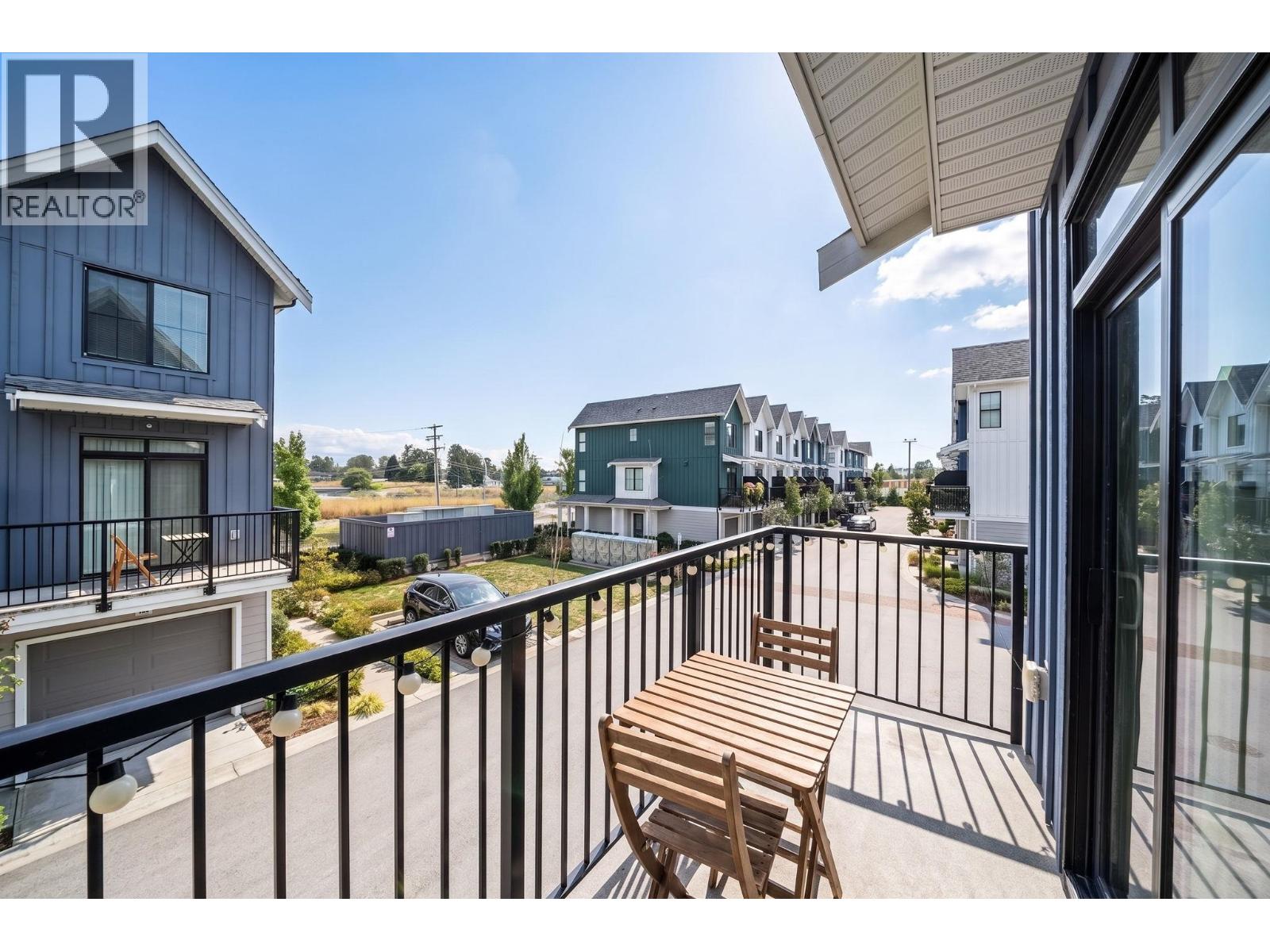 64 488 FURNESS STREET, New Westminster