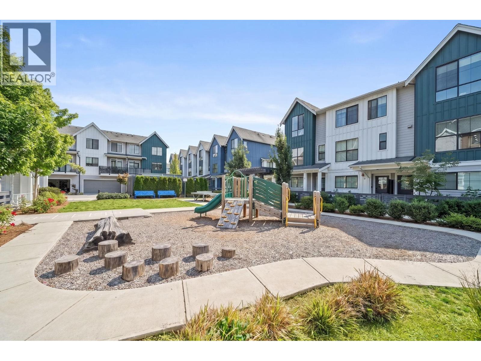 64 488 FURNESS STREET, New Westminster