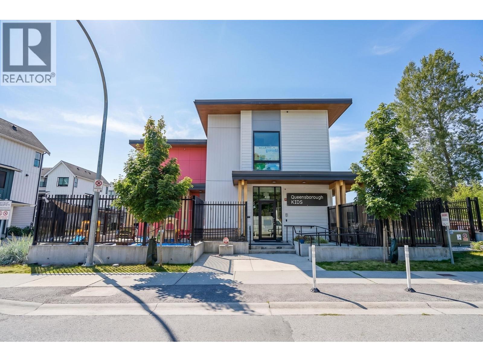 64 488 FURNESS STREET, New Westminster