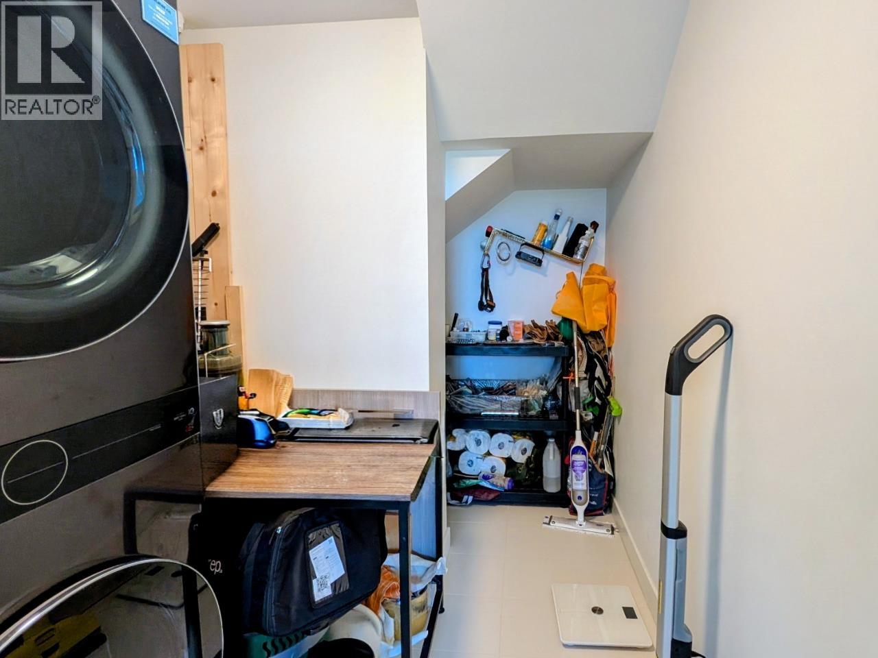 2704 1401 HUNTER STREET, North Vancouver