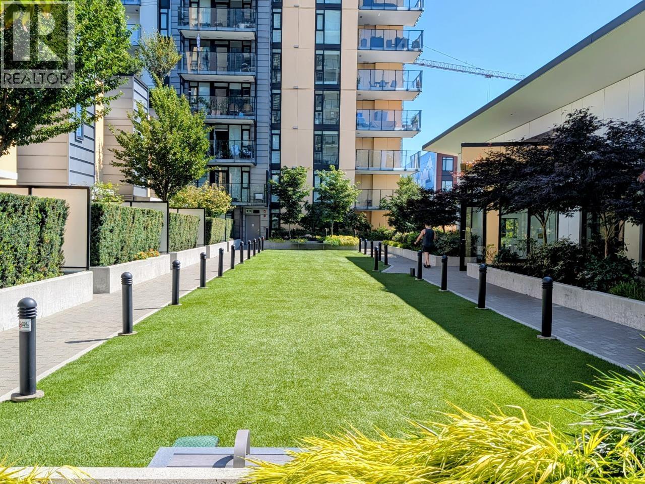 2704 1401 HUNTER STREET, North Vancouver