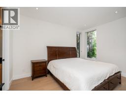 3170 Capstan Crescent, Coquitlam, BC V3C4H2 Photo 12