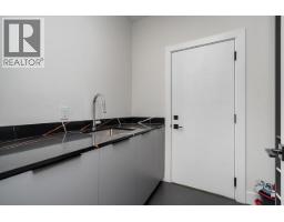 3170 Capstan Crescent, Coquitlam, BC V3C4H2 Photo 14