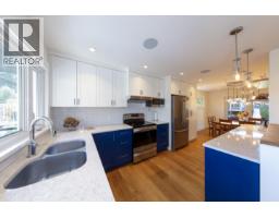 1243 Cloverley Street, North Vancouver, BC V7L1N7 Photo 12