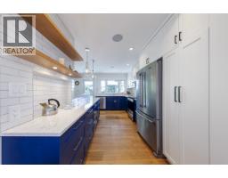 1243 Cloverley Street, North Vancouver, BC V7L1N7 Photo 13