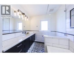 1243 Cloverley Street, North Vancouver, BC V7L1N7 Photo 19