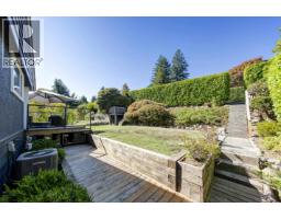 1243 Cloverley Street, North Vancouver, BC V7L1N7 Photo 6