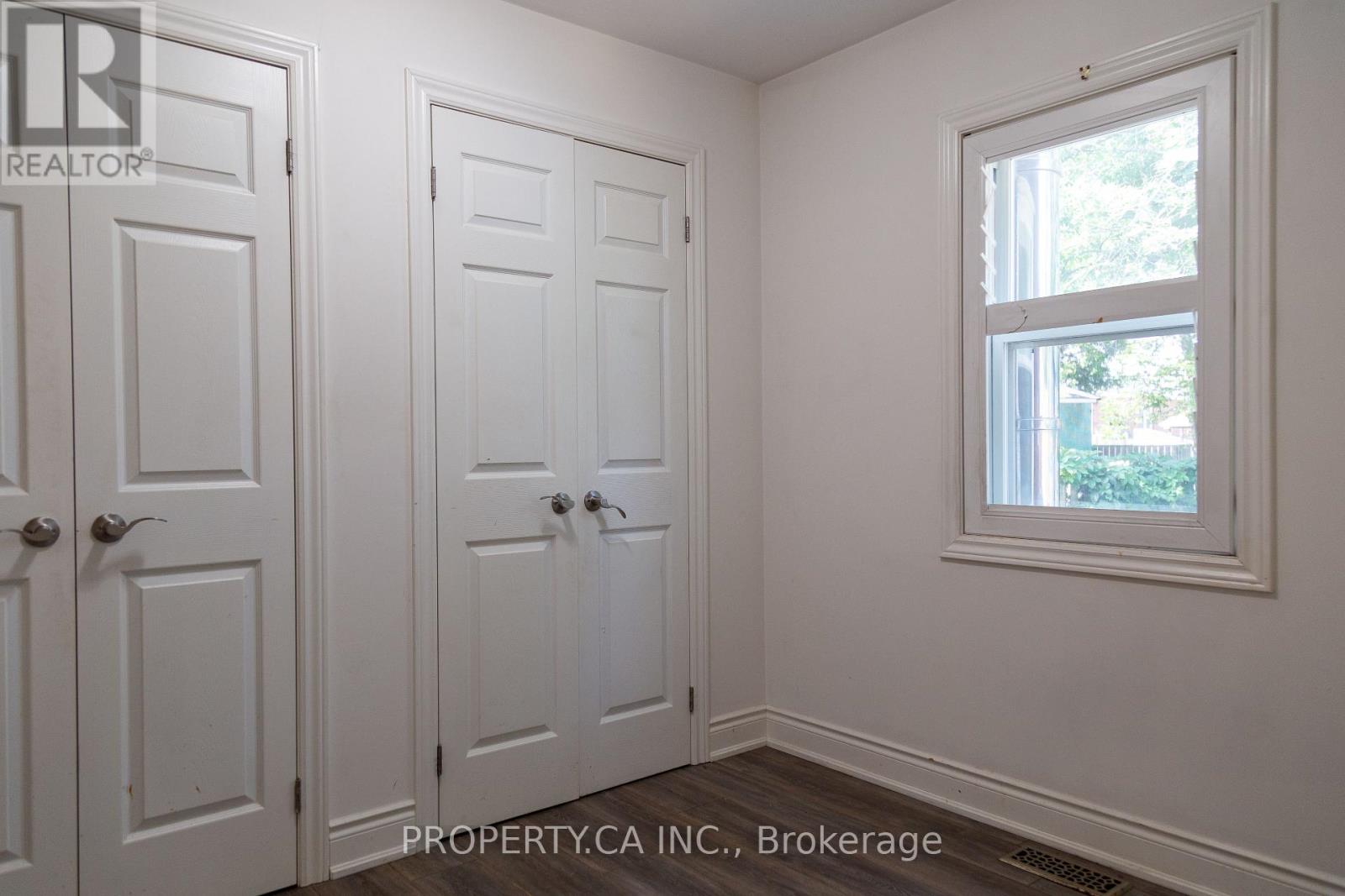 8 DUFFERIN STREET, Barrie (Sanford) — photo 12