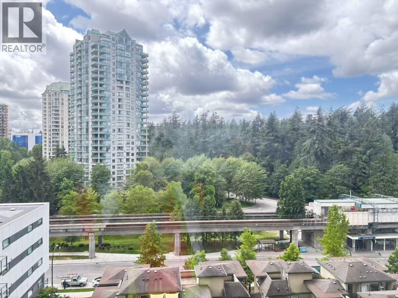 #908 5938 OLIVE Street, Burnaby, British Columbia, V5H2P6, Burnaby, British Columbia — photo 2 of 5