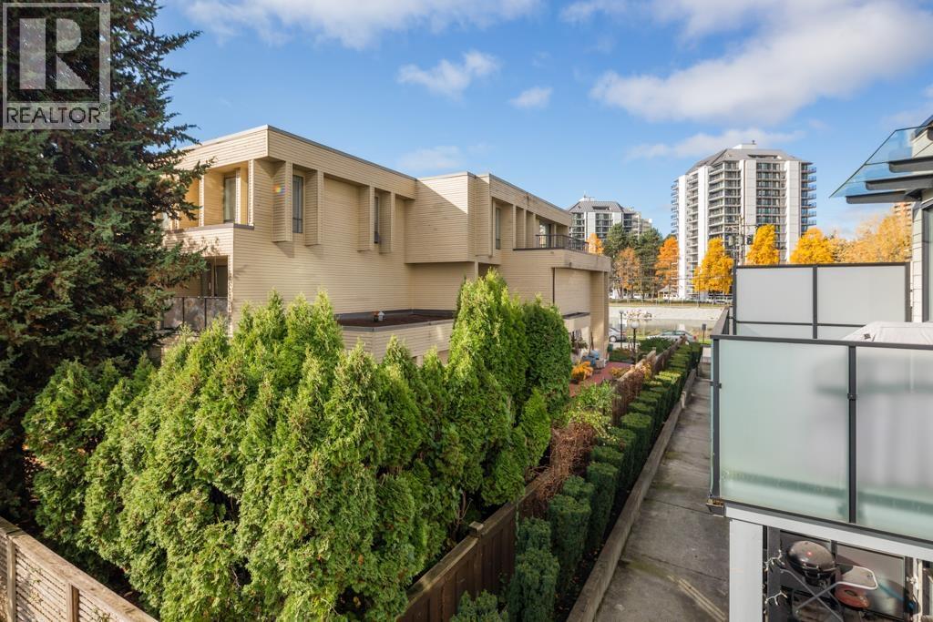 208 6533 MCKAY AVENUE, Burnaby