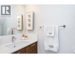 202 1061 Marine Drive, North Vancouver, BC V7P1S6 Photo 25