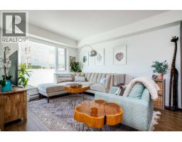202 1061 Marine Drive, North Vancouver, BC V7P1S6 Photo 8