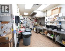 3561 20 Avenue Ne, Calgary, AB T1Y0B9 Photo 12