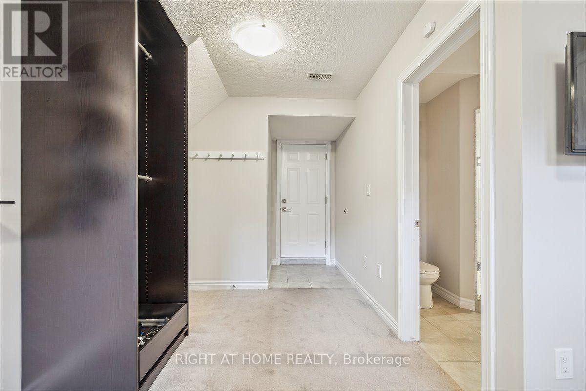 #93 445 ONTARIO STREET S - Image 34