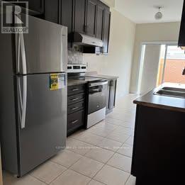 MAIN & 2ND FLOOR - 100 LANARK CIRCLE, Brampton (Credit Valley) — photo 4