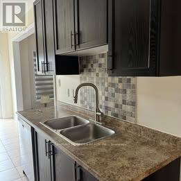 MAIN & 2ND FLOOR - 100 LANARK CIRCLE, Brampton (Credit Valley) — photo 5