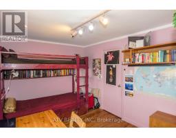 235 Saint Marks Road, Toronto, ON M6S2J1 Photo 12