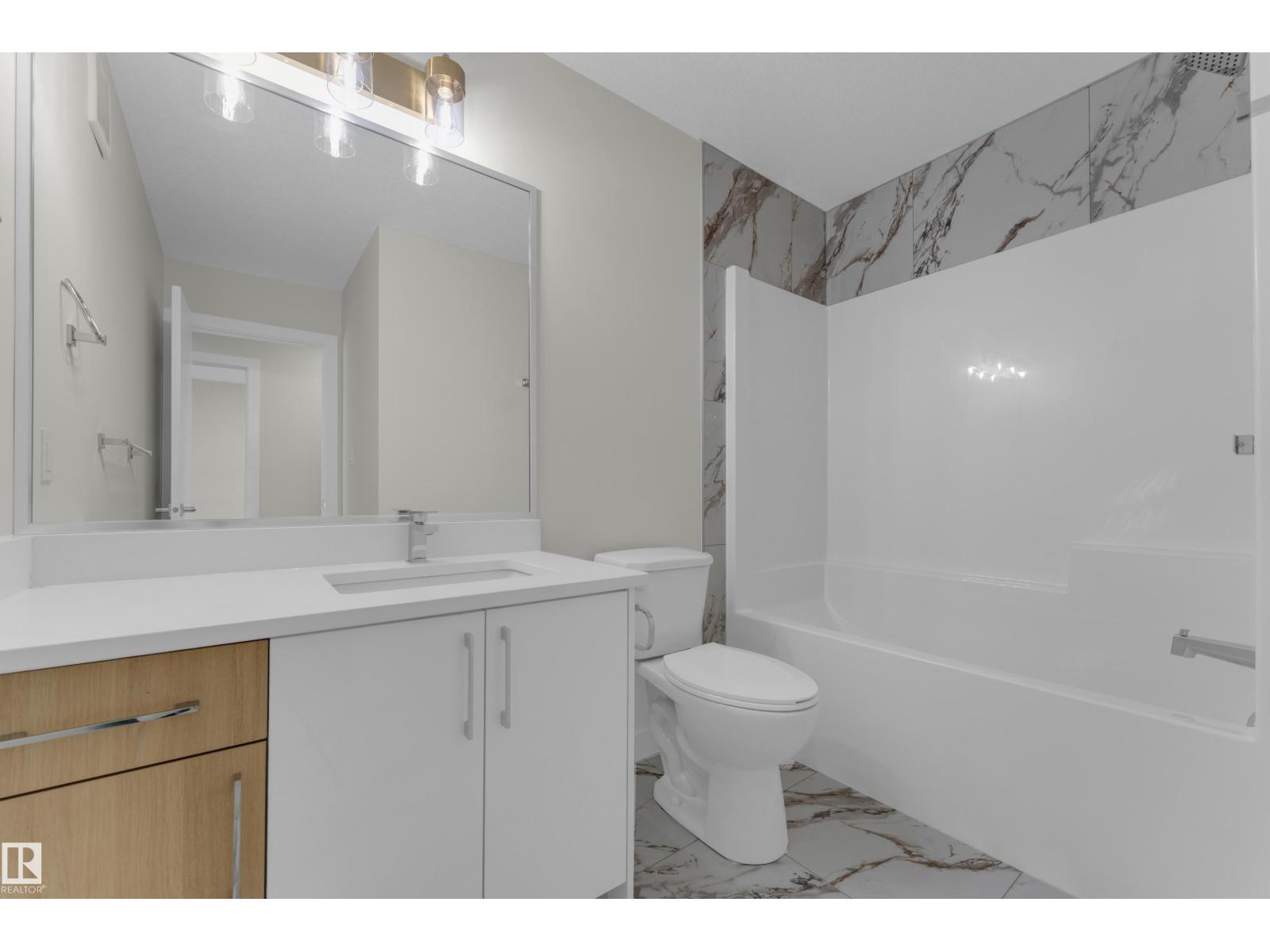 3816 39 St - 32