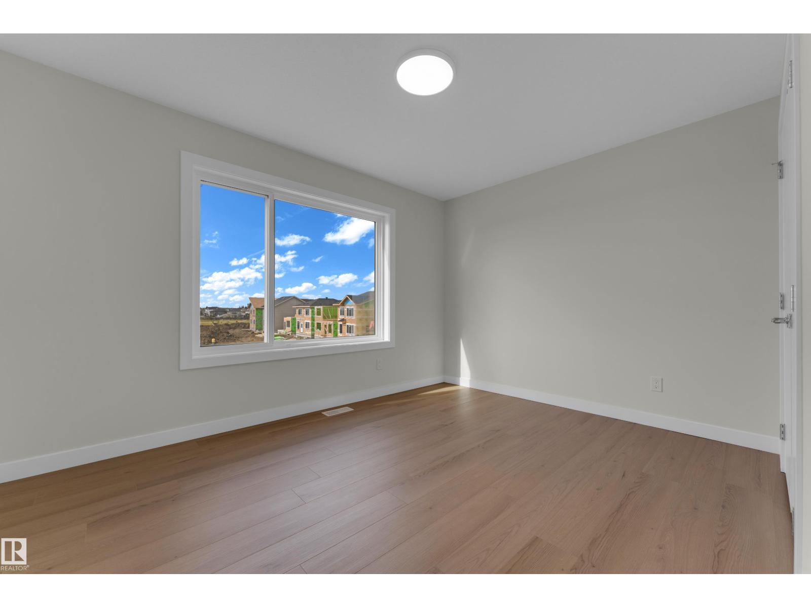 3816 39 St - 30