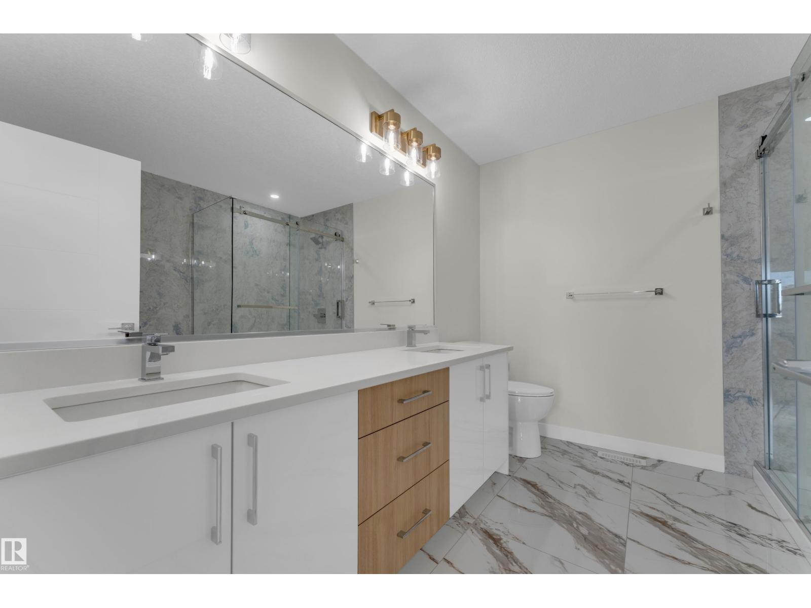 3816 39 St - 26