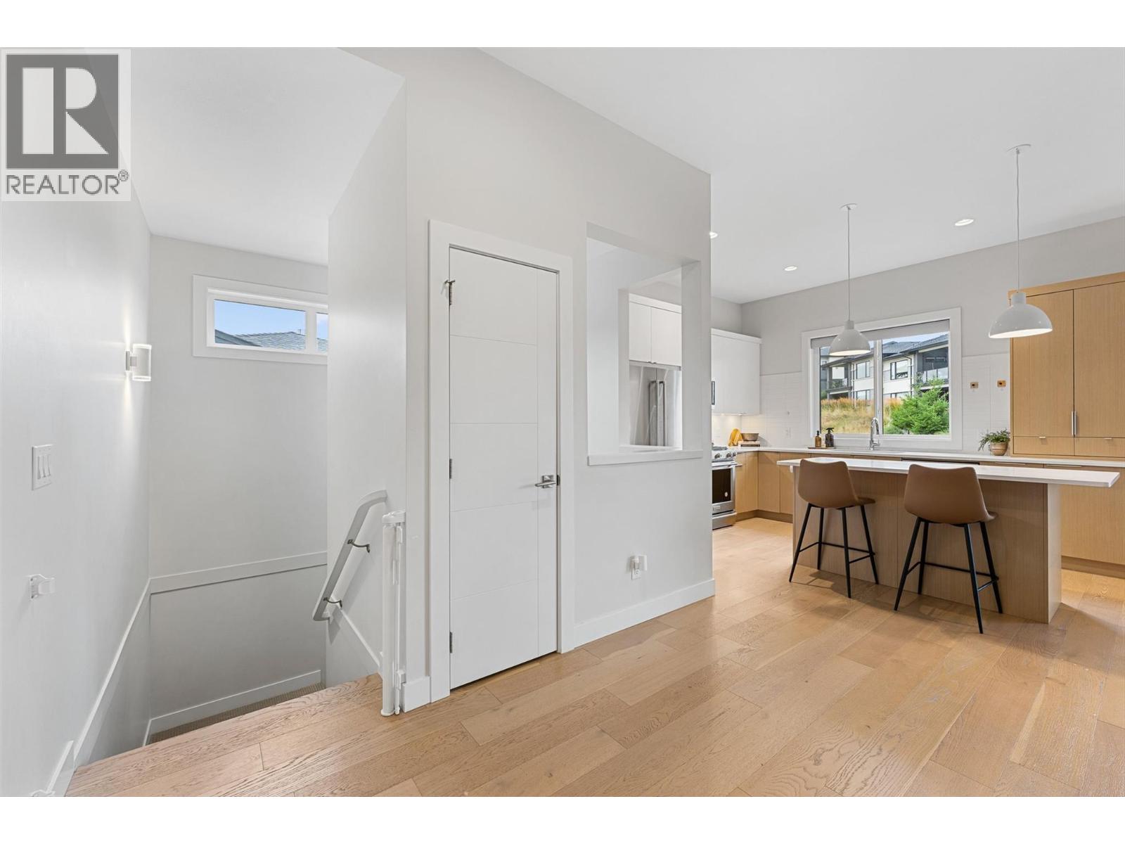 1341 Rocky Point, Kelowna