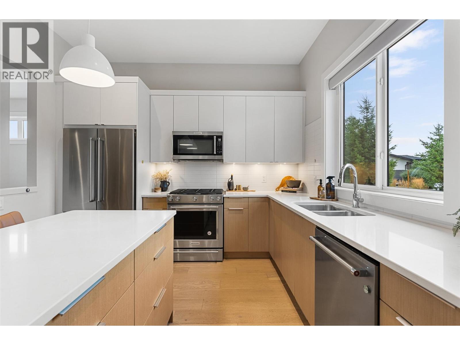 1341 Rocky Point, Kelowna
