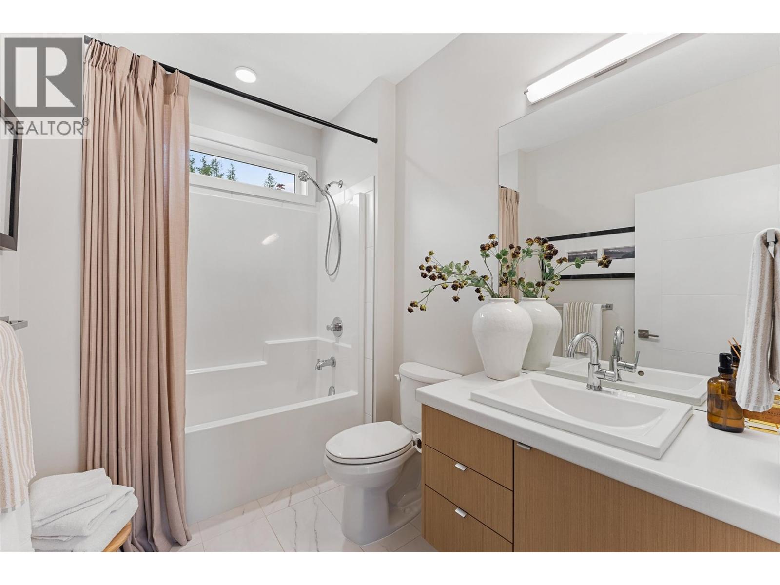 1341 Rocky Point, Kelowna