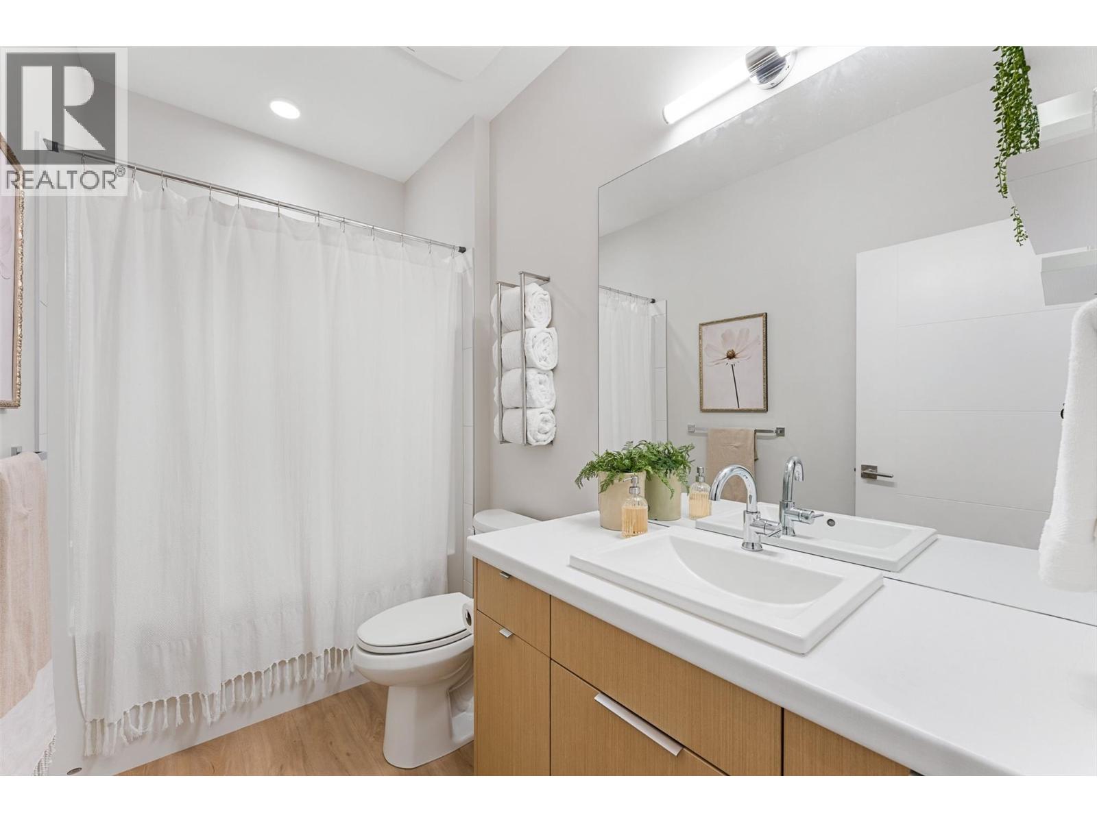 1341 Rocky Point, Kelowna