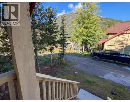 Kitchen - 2025 Greywolf Drive Unit# 1, Panorama, BC V0A1T0 Photo 10