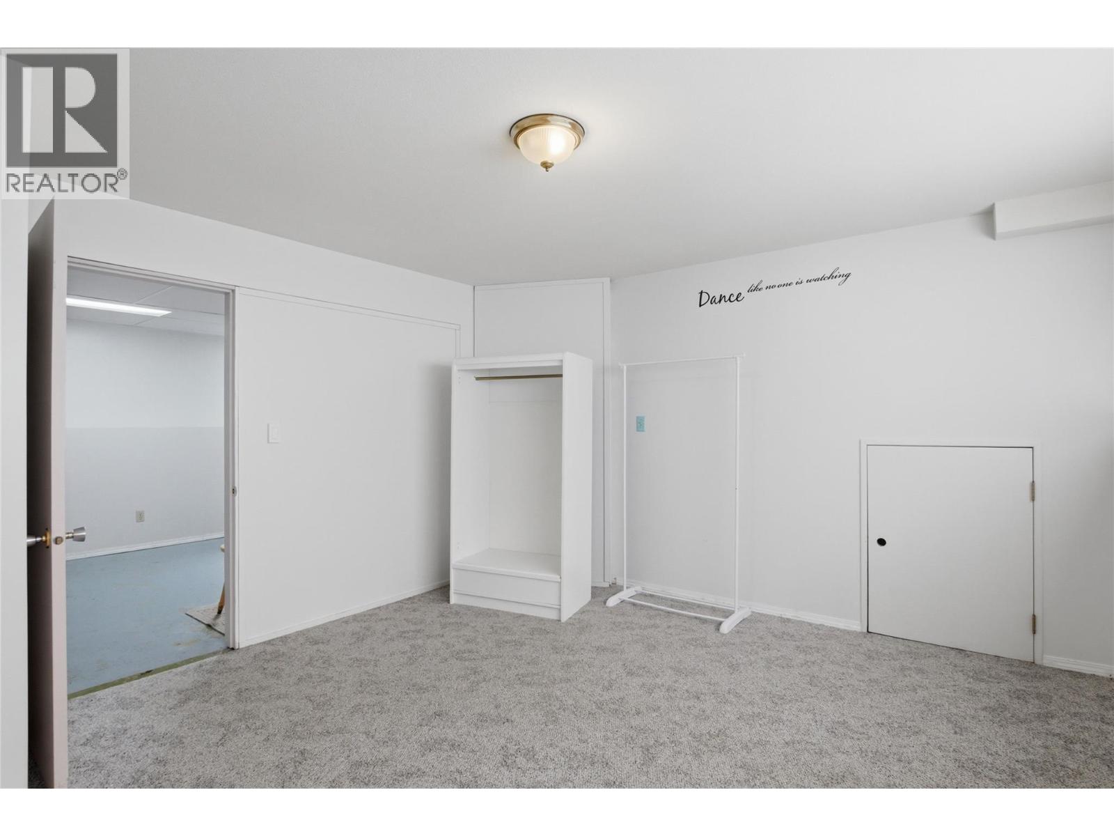 1542 Mt Dufferin Crescent - Image 16