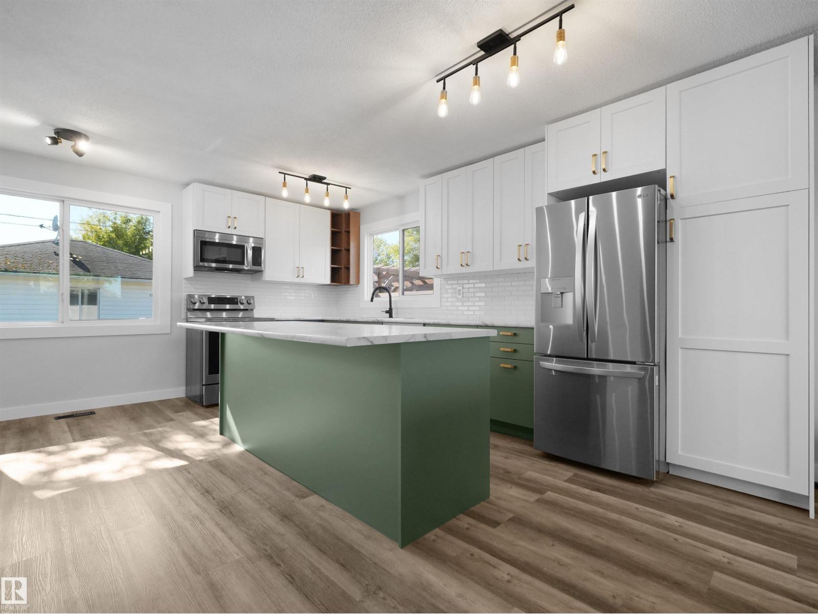 16 THOMPSON, Devon, Alberta, T9G1M9